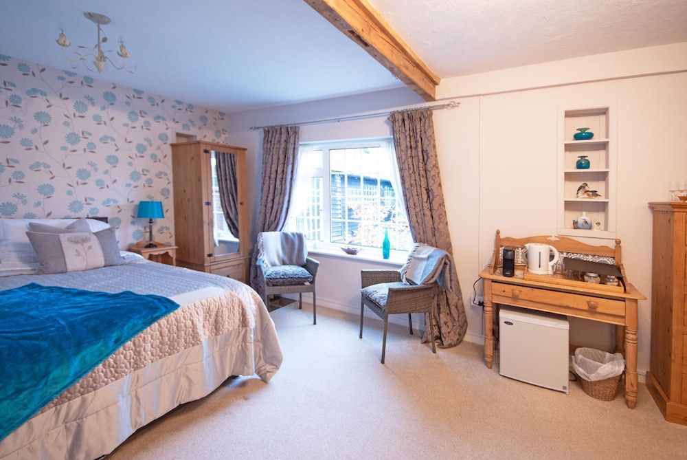 Magpies Superior Double Room, Ensuite, Garden View (Super) 6