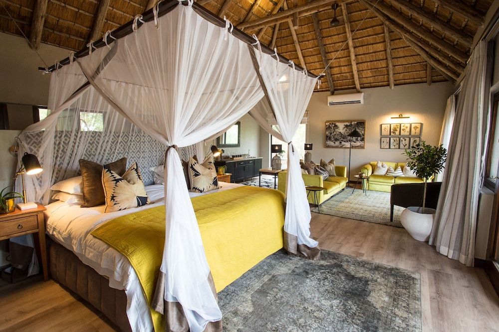 Honeymoon Suite
