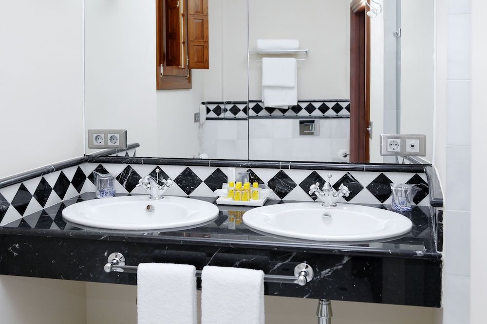 Hotel Ateneo Sevilla Standard Double Room 5