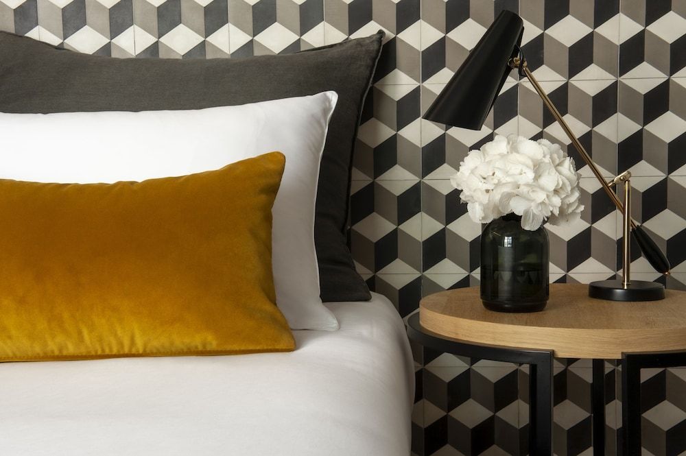 Serras Barcelona Deluxe Room (Grand Deluxe, Ciutat Vella View) 3