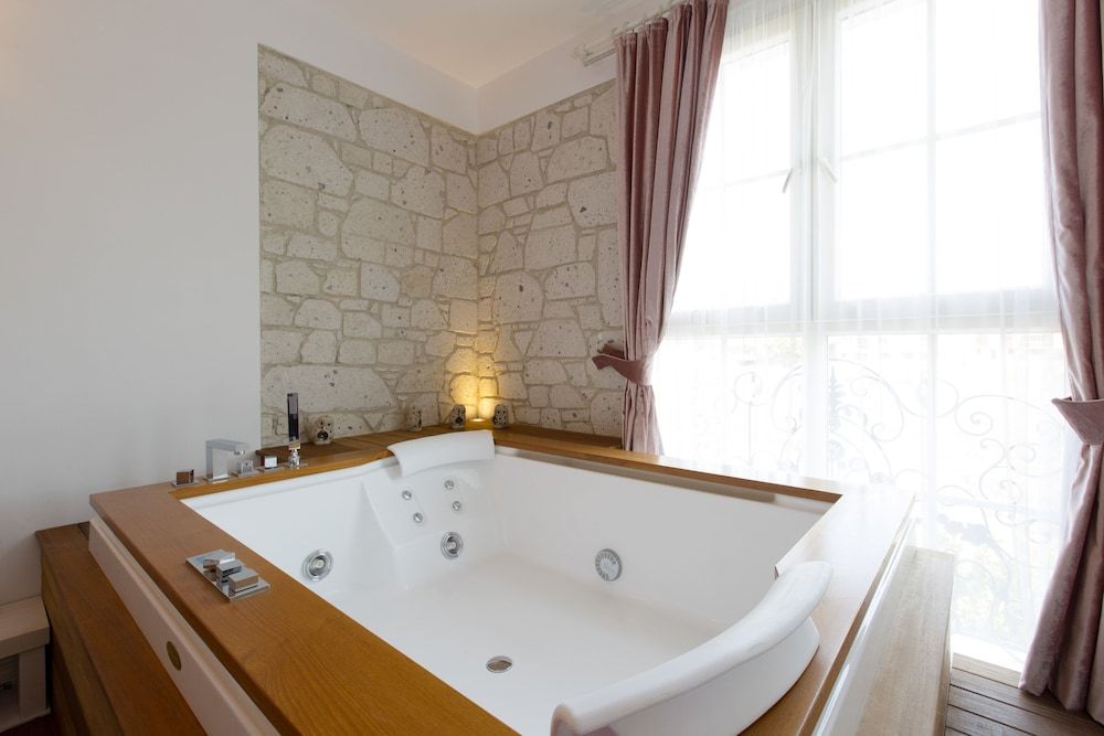 Cella Boutique Hotel & SPA Honeymoon Suite (Jacuzzi) 4