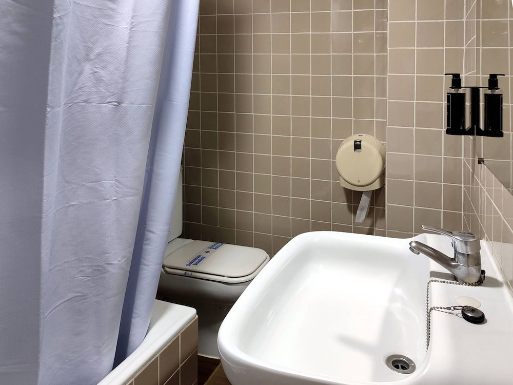 Hotel Porto Triple Room 6