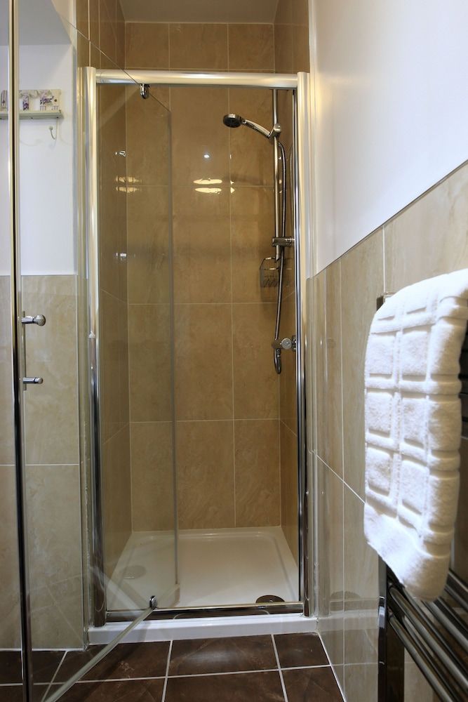 Elagh View Bed & Breakfast Family Room, 2 Double Beds 3