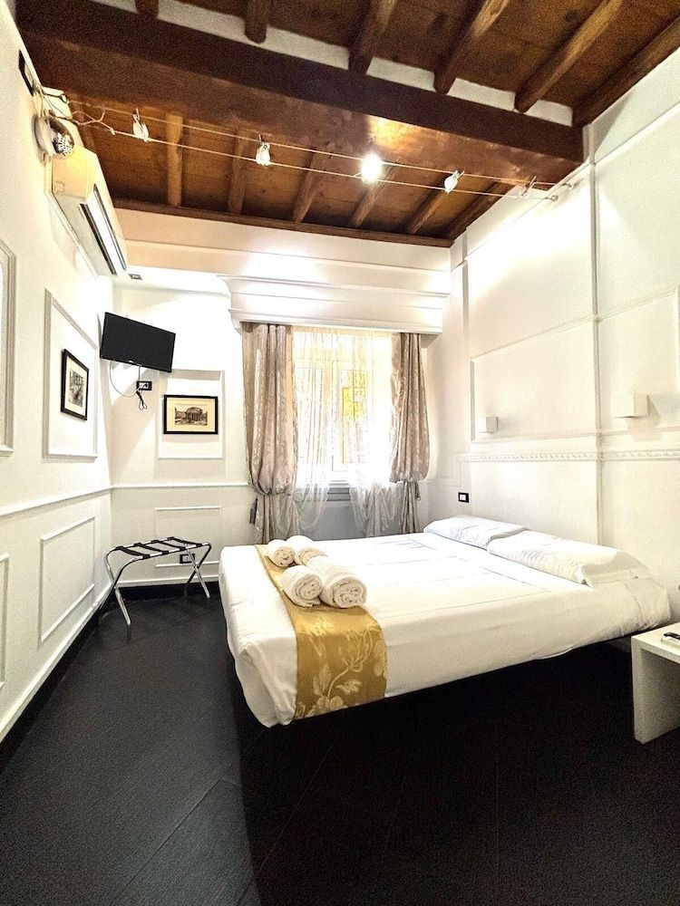 Antica Locanda dell'Orso Classic Double or Twin Room 10