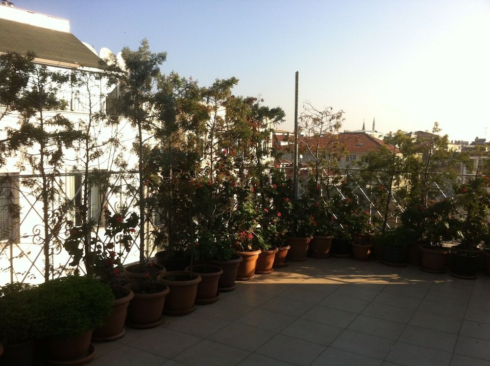 undefined Hotel Linda 4