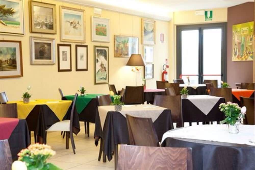 undefined Hotel Europa 10