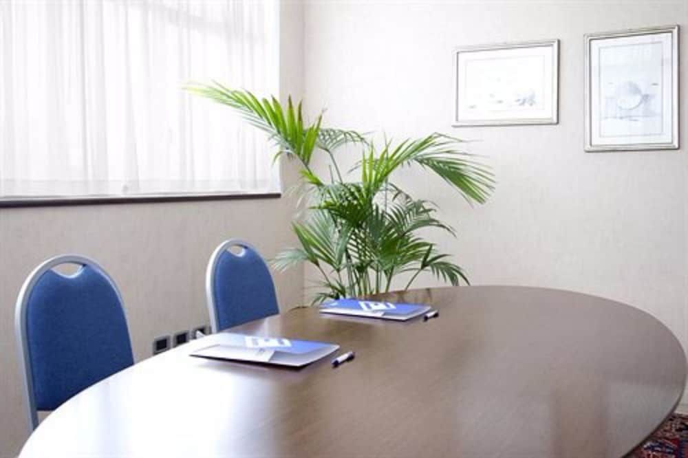 undefined Hotel Europa 8