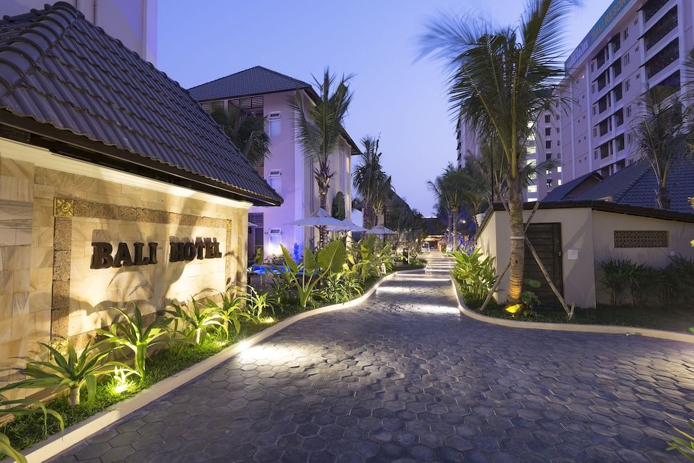 undefined Bali Resort & Apartment 10