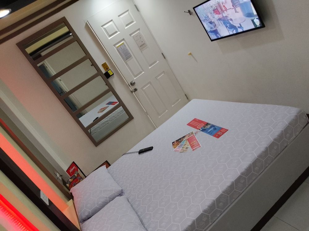 Hotel Sogo EDSA Harrison Deluxe Room 3