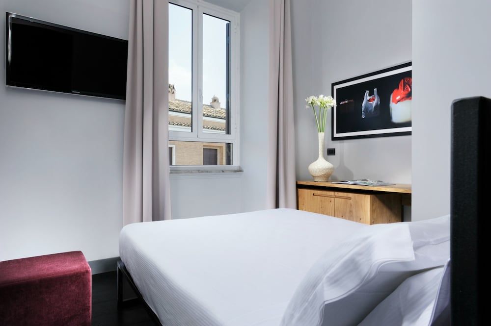 undefined Suite Art Navona 2