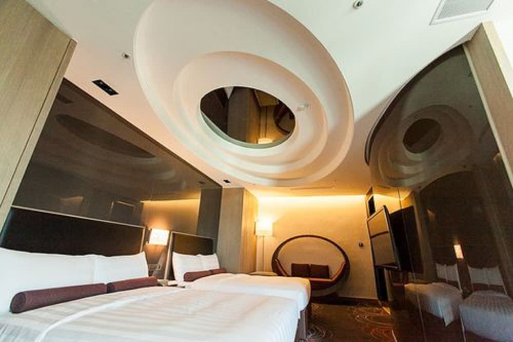 Premier Suite, Mezzanine
