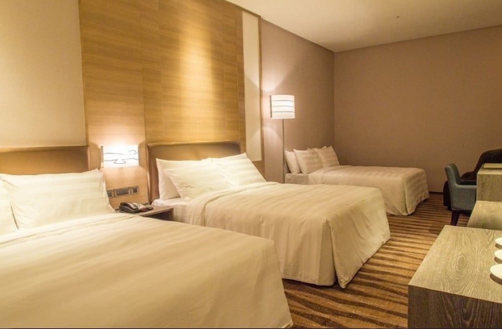 Superior Room, 3 Double Beds (6 people)