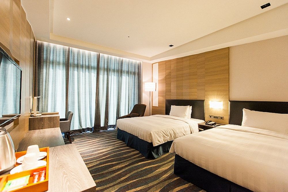 City Deluxe Quad Room with City view