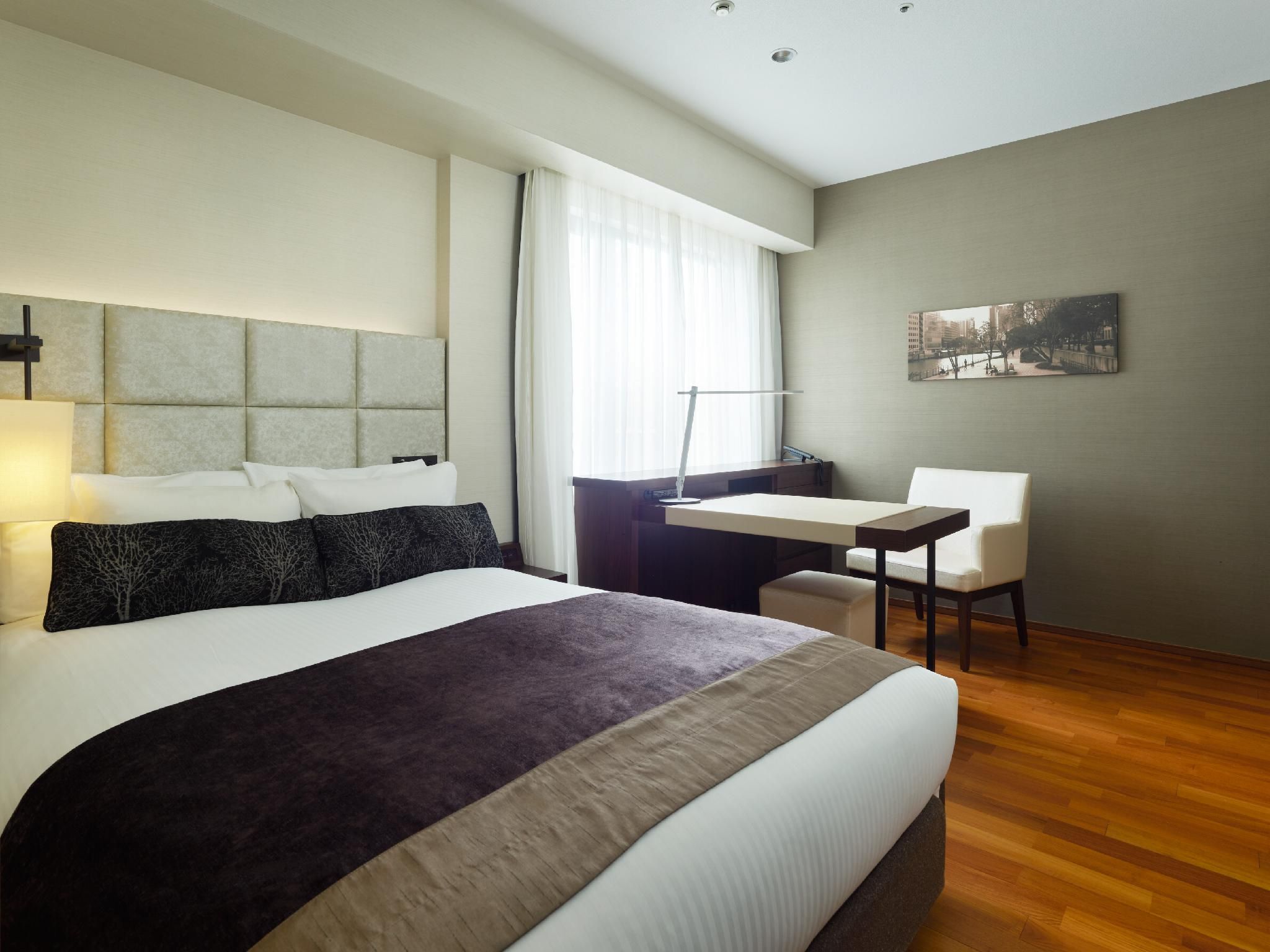 Superior - 1 Double Bed with Lounge Access