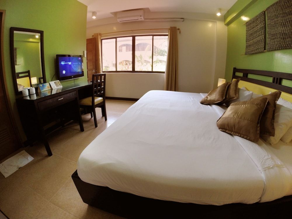 Residencia Boracay Deluxe Room 2