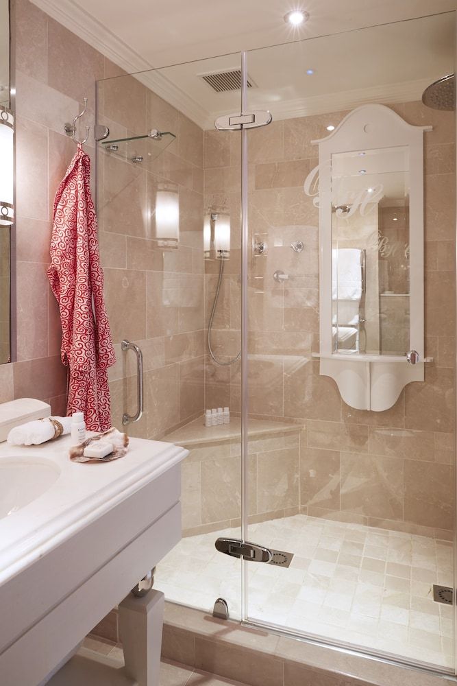 The Oyster Box Classic Sea Facing Room (King/Twin) 6