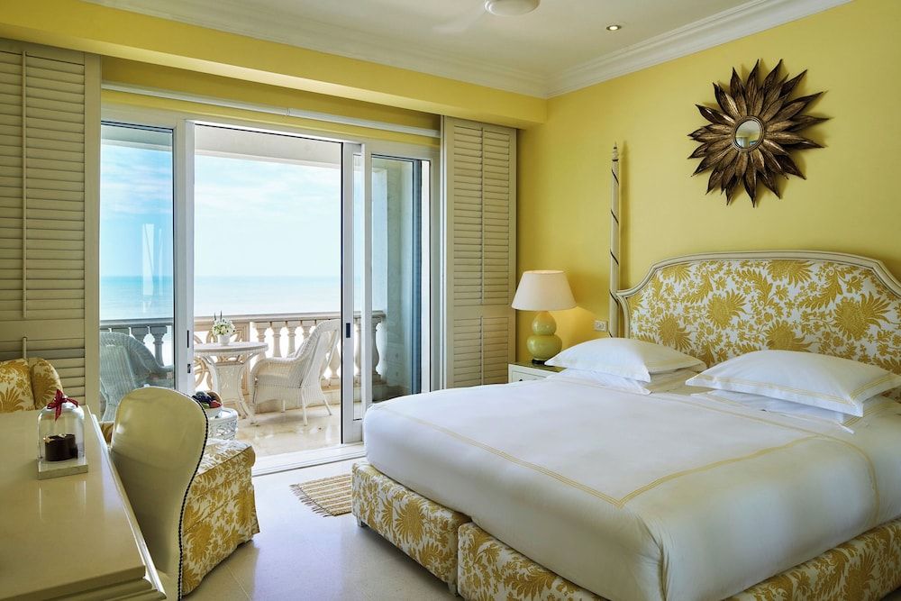 The Oyster Box Classic Sea Facing Room (King/Twin) 5