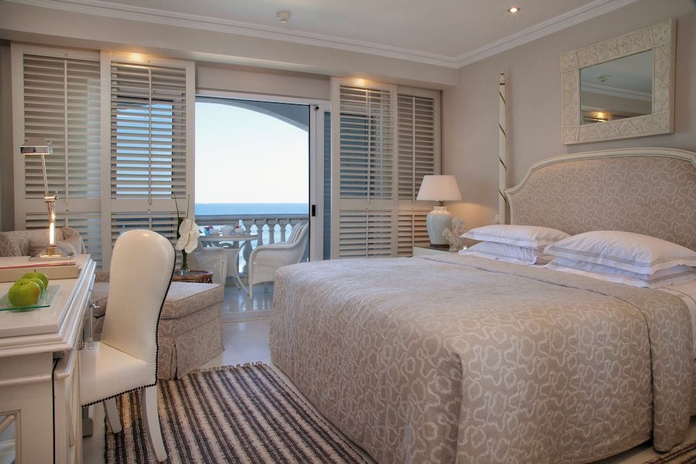 The Oyster Box Classic Sea Facing Room (King/Twin) 4