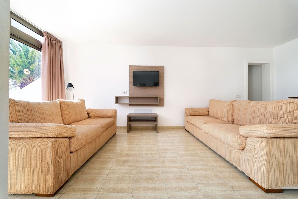 Servatur Altamar Classic Two Bedroom Apartment with Balcony and Sea View  4 Adults 6