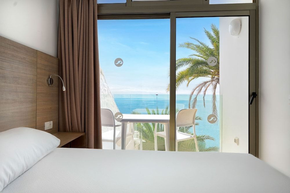 Servatur Altamar Classic Two Bedroom Apartment with Balcony and Sea View  4 Adults 5