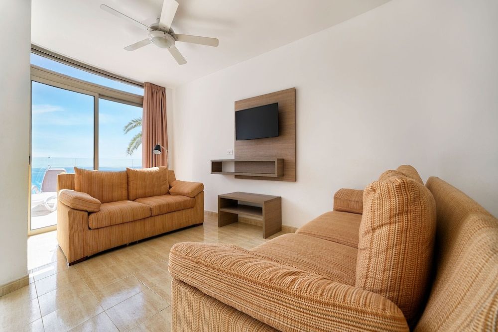 Servatur Altamar Classic Two Bedroom Apartment with Balcony and Sea View  4 Adults 7