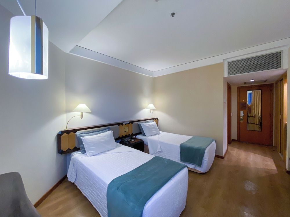 Golden Tower Pinheiros by Fênix Hotéis Basic Twin Room