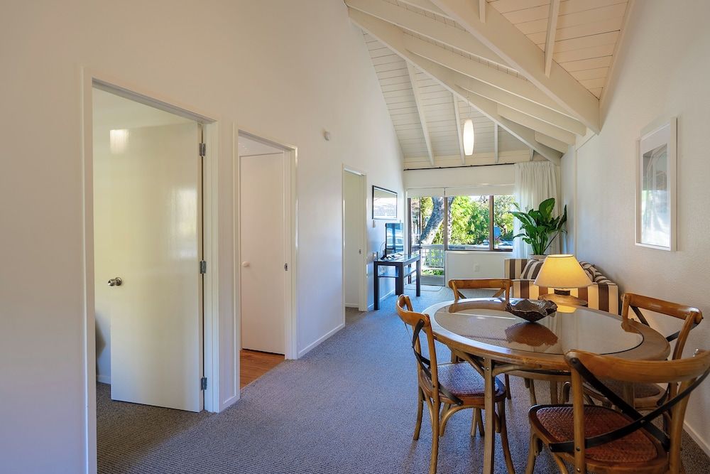 undefined Emerald Inn 3