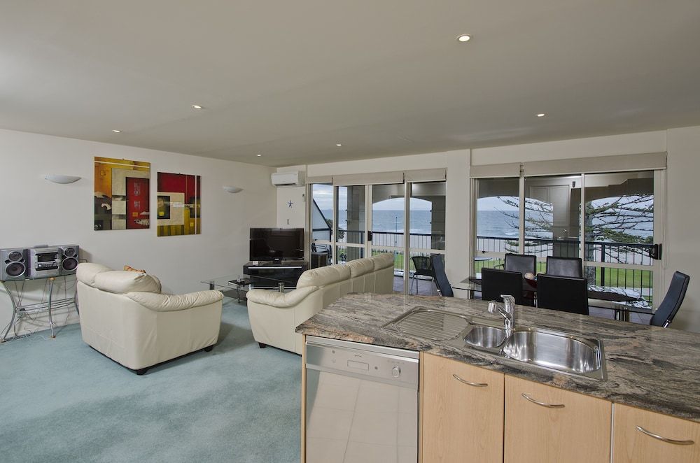 The Pavilions Beachfront Apartments Apartment, 2 Bedrooms, Ocean View 20