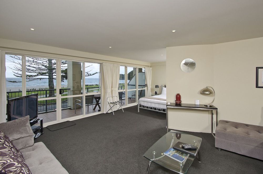 The Pavilions Beachfront Apartments Apartment, 2 Bedrooms, Ocean View 18