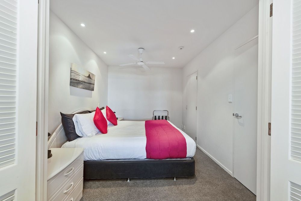 The Pavilions Beachfront Apartments Apartment, 2 Bedrooms, Ocean View 10