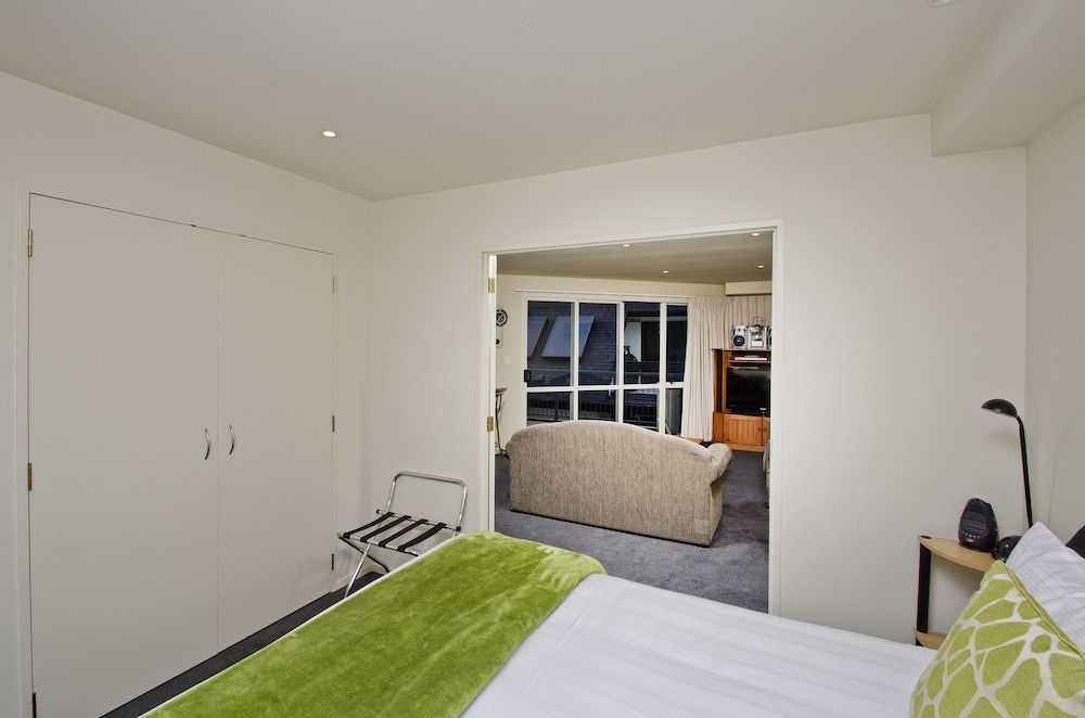Apartment, 2 Bedrooms, Partial Sea View