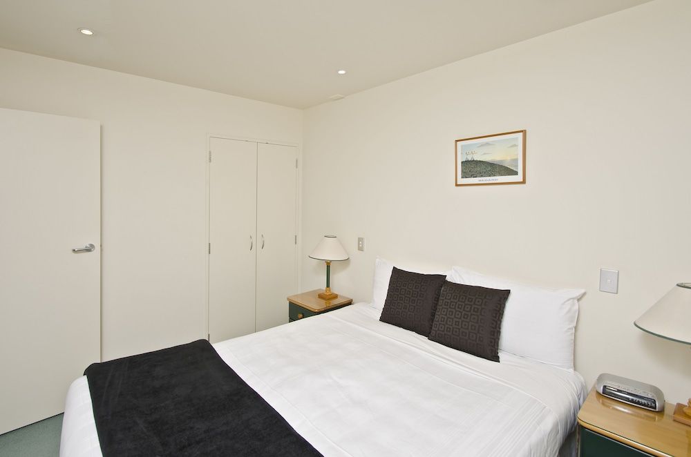 The Pavilions Beachfront Apartments Apartment, 2 Bedrooms, Ocean View 4