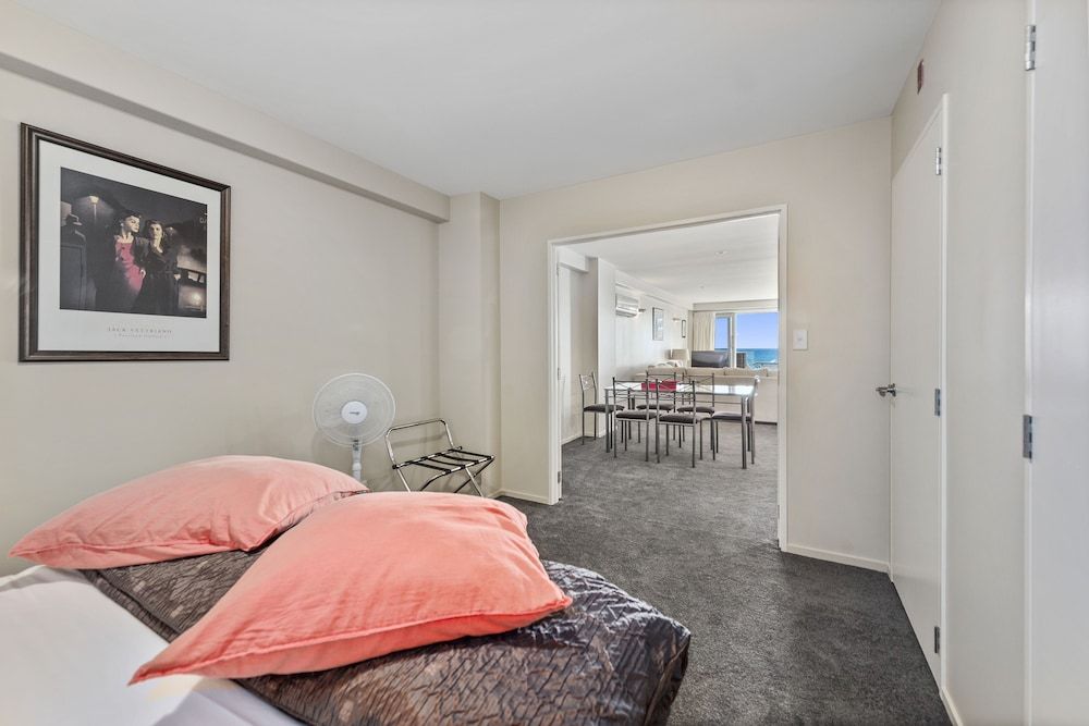 The Pavilions Beachfront Apartments Apartment, 2 Bedrooms, Ocean View 8