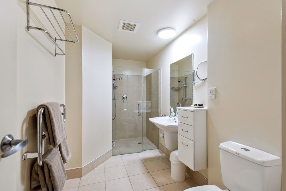 The Pavilions Beachfront Apartments Premier Apartment 3