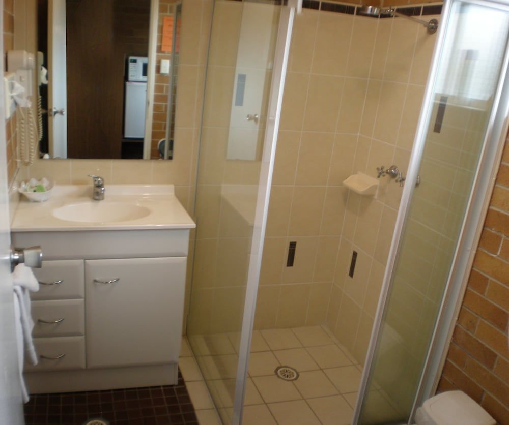 White Lanterns Motel Standard Single Room 10