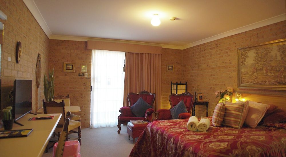 White Lanterns Motel Standard Single Room 3