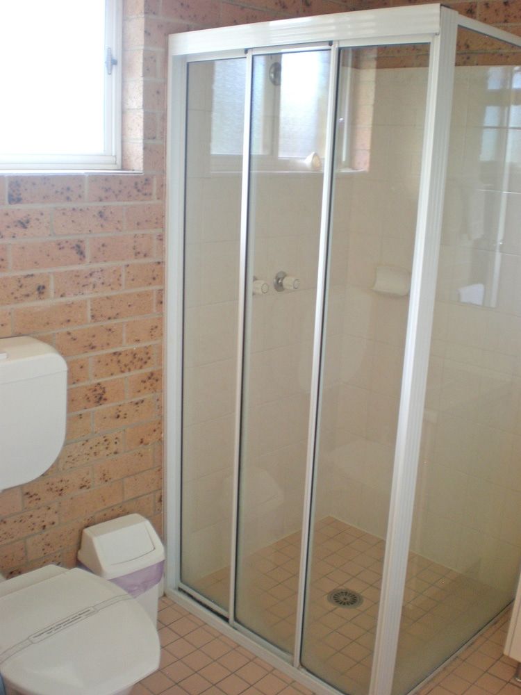 White Lanterns Motel Standard Single Room 11