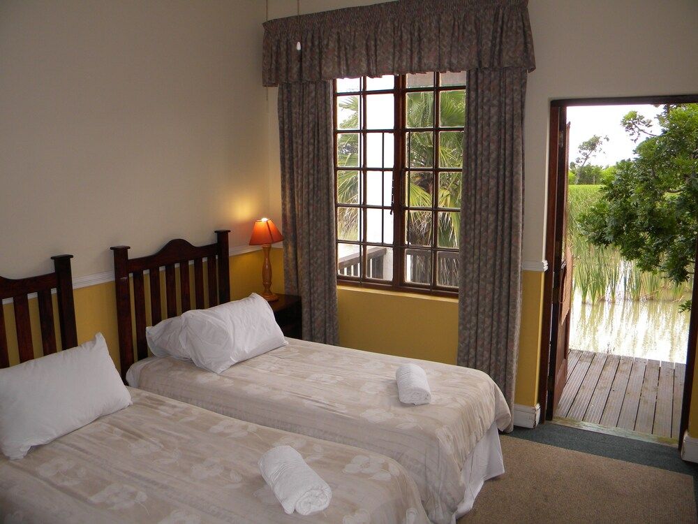 Umnenga Lodge - Twin Room (7)