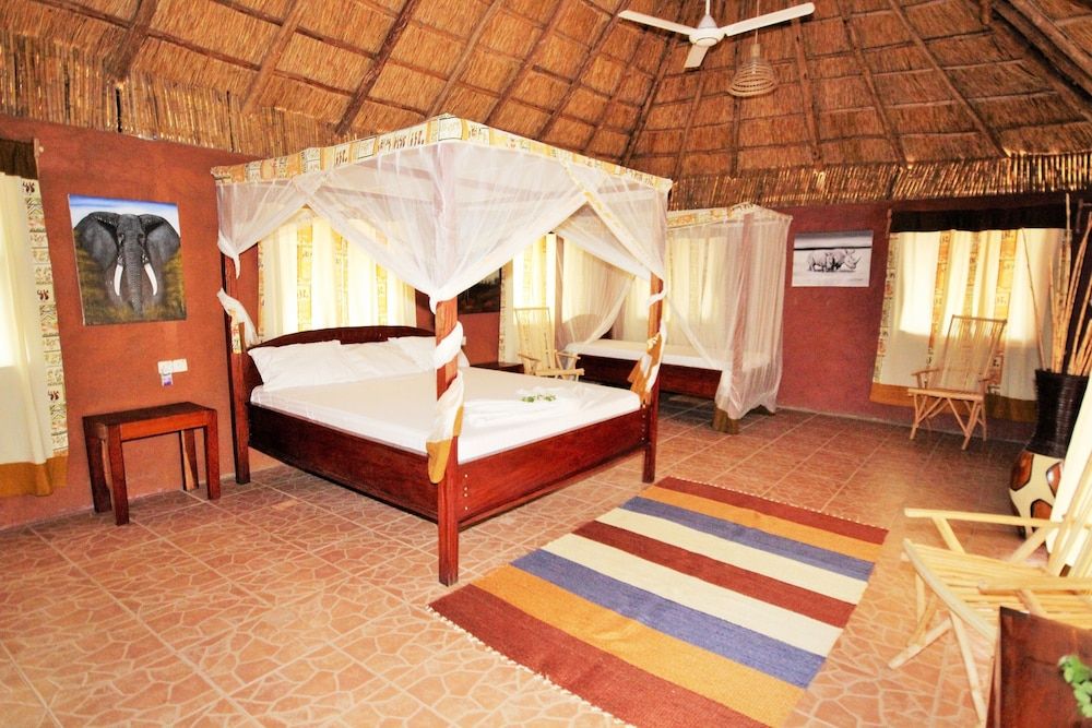 Africa Safari Selous Superior Bungalow, Multiple Beds, Pool View 4