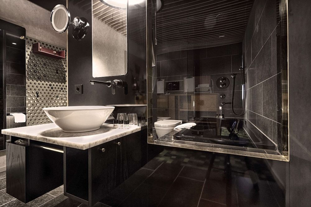 U&Me, BW Signature Collection Superior Room, 2 Twin Beds, Non Smoking 3