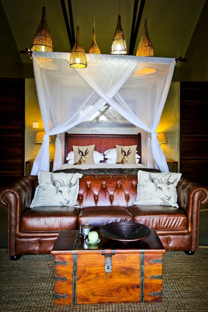 Otjiwa Safari Lodge Deluxe Elegant Twin Room 3