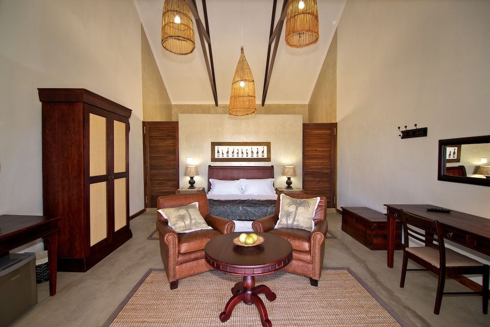 Otjiwa Safari Lodge Deluxe Elegant Twin Room 8