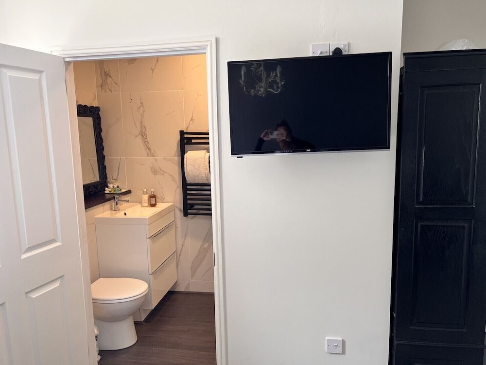 Olde Hall Double Room, Ensuite ((Holkham)) 5