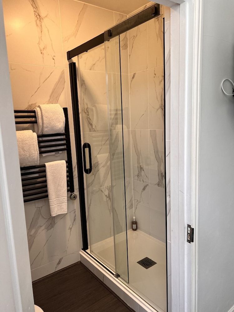 Olde Hall Double Room, Ensuite ((Holkham)) 8