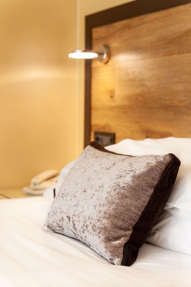 Augustus Hotel Executive Single Room 2