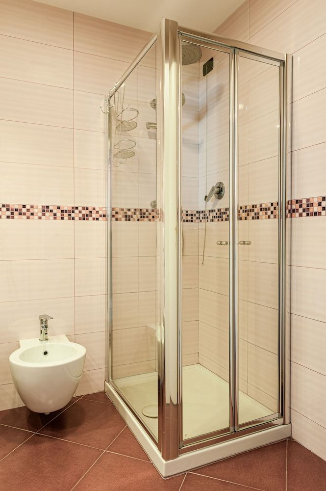 Augustus Hotel Double Room, 2 Twin Beds 2