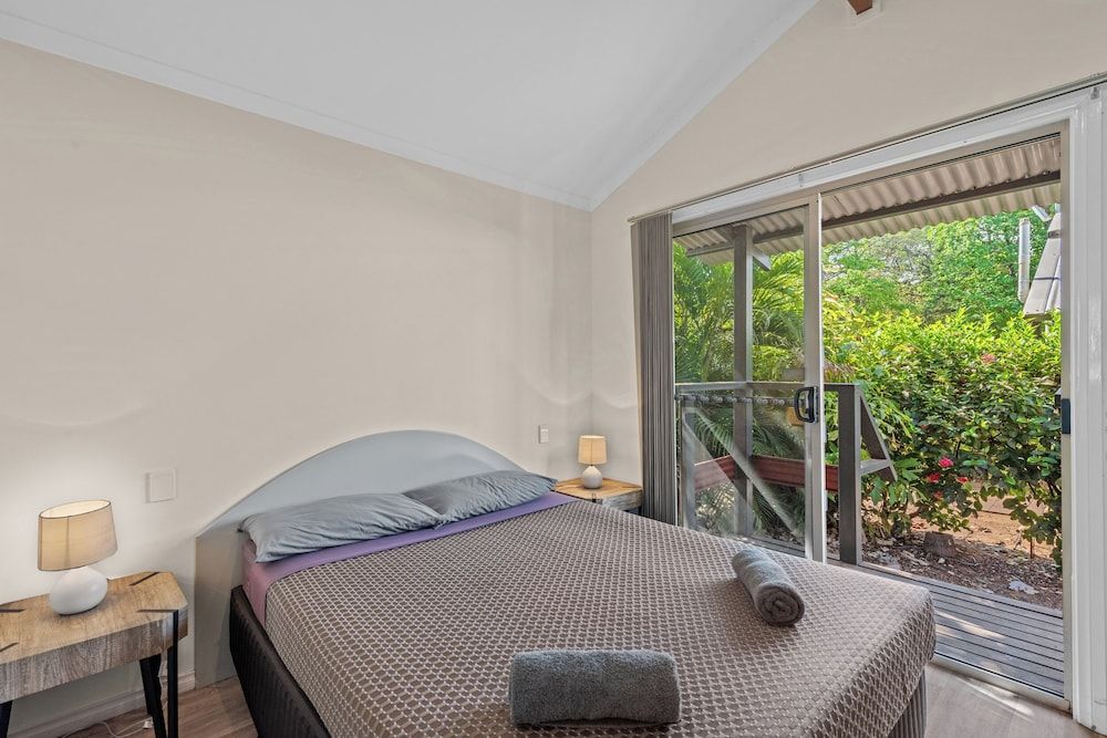 Discovery Parks - Lake Kununurra Economy 1 Bedroom Cabin (No Ensuite)