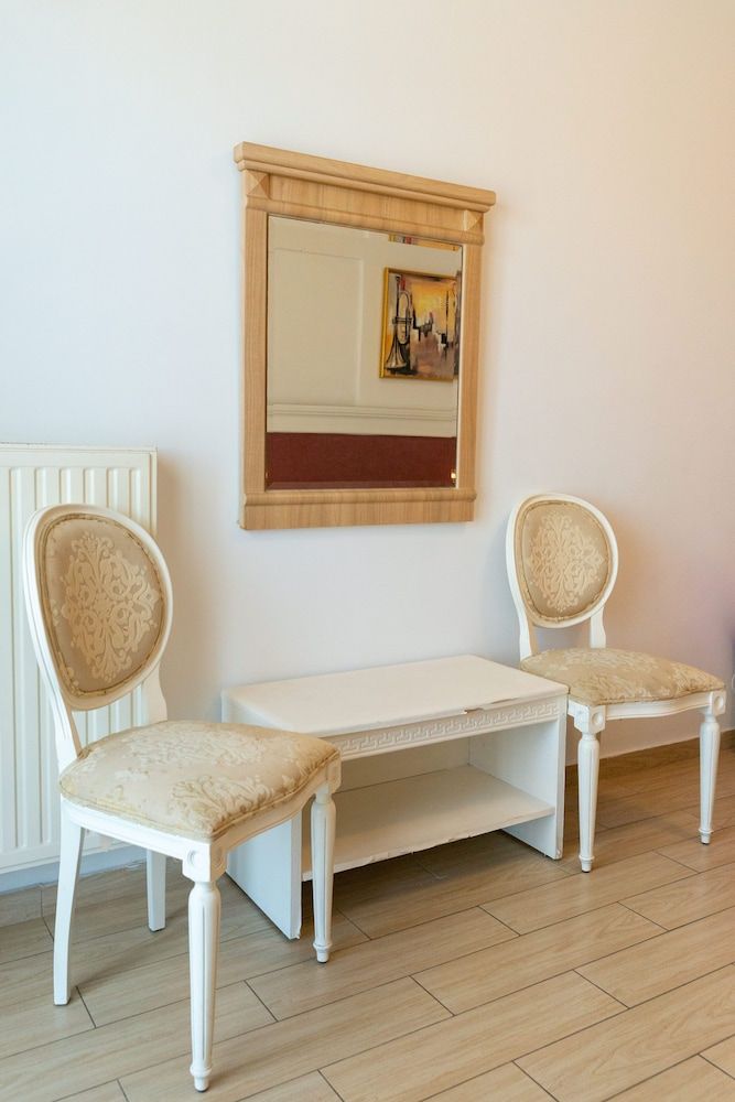 Nirikos Hotel Standard Triple Room 5