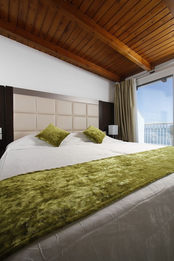 Nirikos Hotel Classic Twin Room, 2 Twin Beds 4