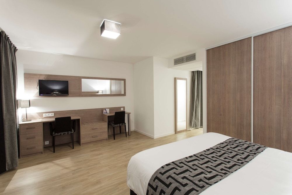 Tulip Inn Massy Palaiseau Residence Apartment, Multiple Beds, Kitchenette 5